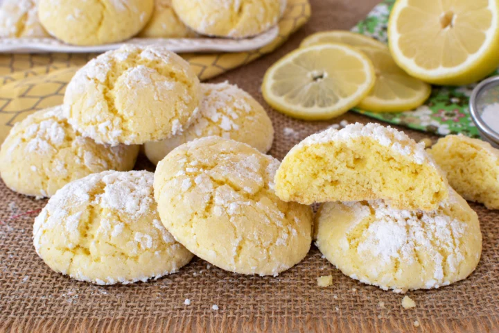 Biscotti al limone della nonna: la ricetta per averli morbidi e profumati