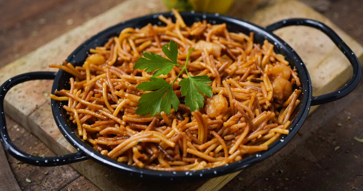 Il segreto della Fideuà perfetta: la tecnica per spaghettini tostati e cremosi come al ristorante
